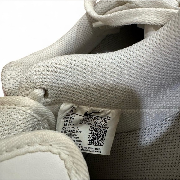 White Low-Top Sneakers Nike Air Force 1 trainers in white women size 8 - Picture 5 of 6